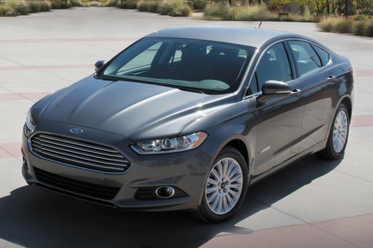 2026 Ford Fusion Hybrid: Price Predictions and Market Analysis